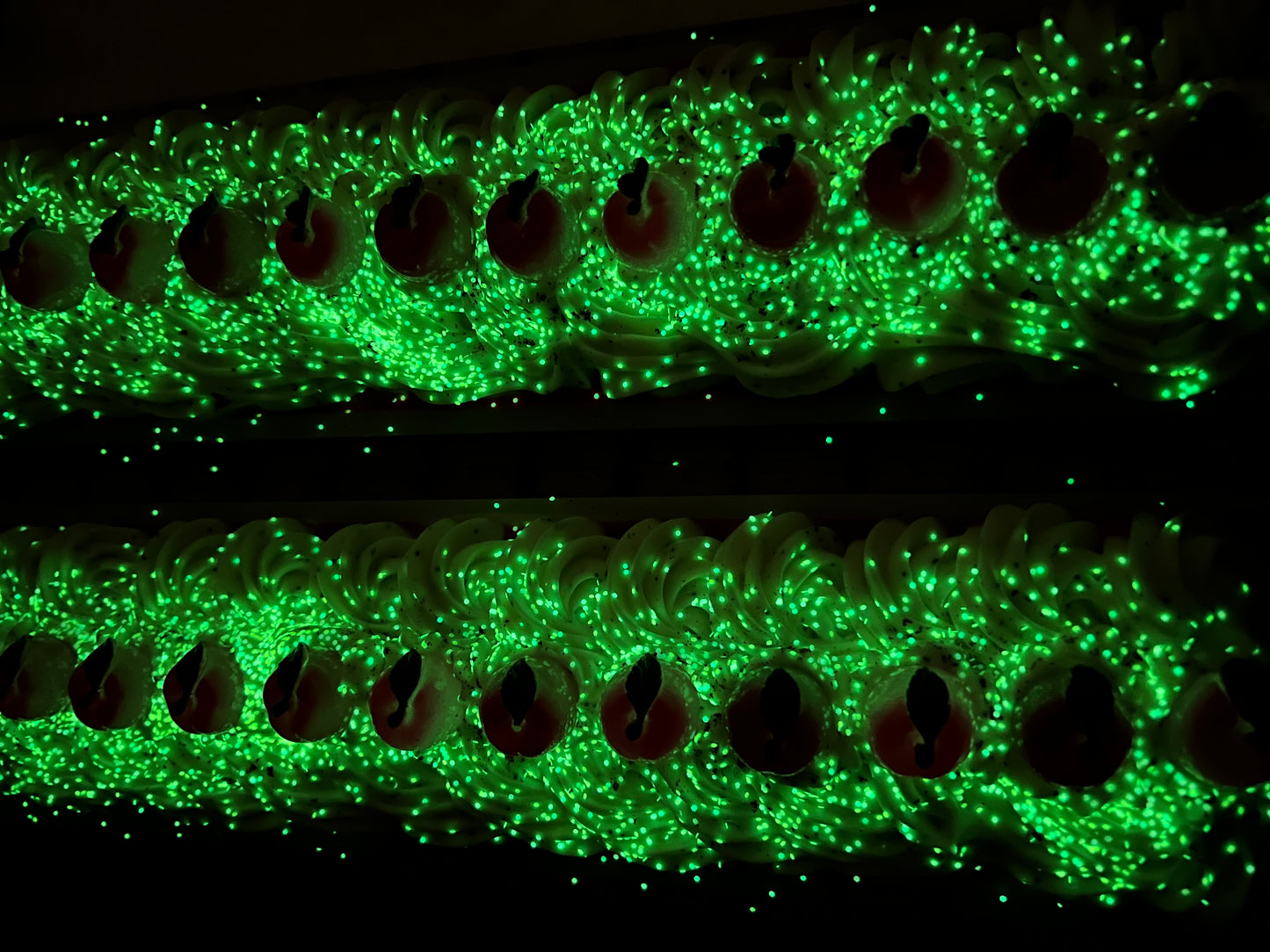 The Pomme & Poppy Bar -Glow in the Dark!!!(Shipping after 9/3/25)