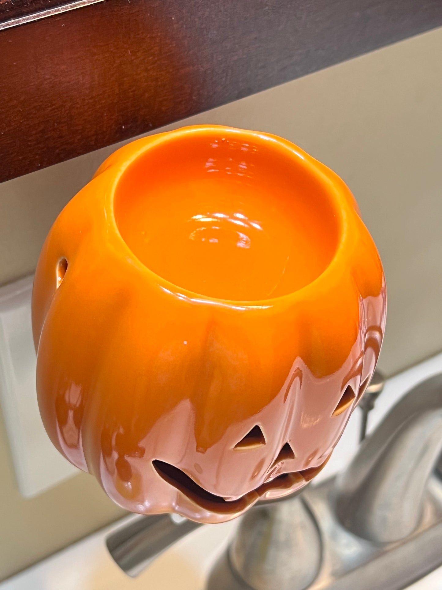 Plug-In Wax Melter- Ceramic Pumpkin